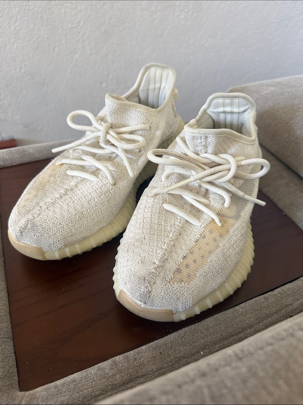Yeezy men’s/women sneakers in cream